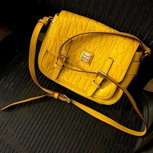 Beautiful & rate Dooney & Bourke leather crossbody/shoulder bag